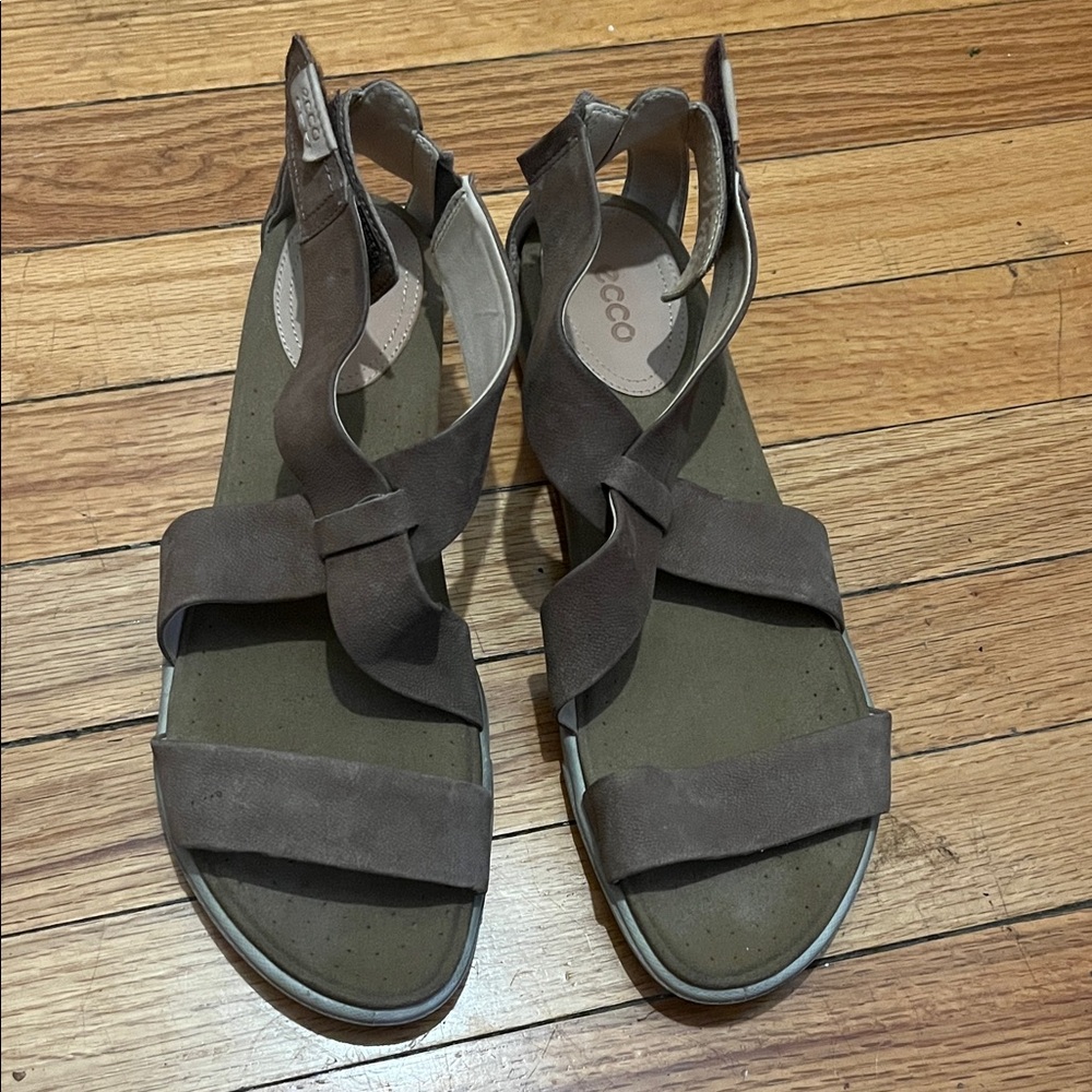 ECCO Yuma Women's Taupe Sandals